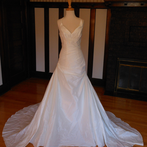Atelier Diagonal by Pronovias Wedding Dress 5018 - Picture 3 of 8